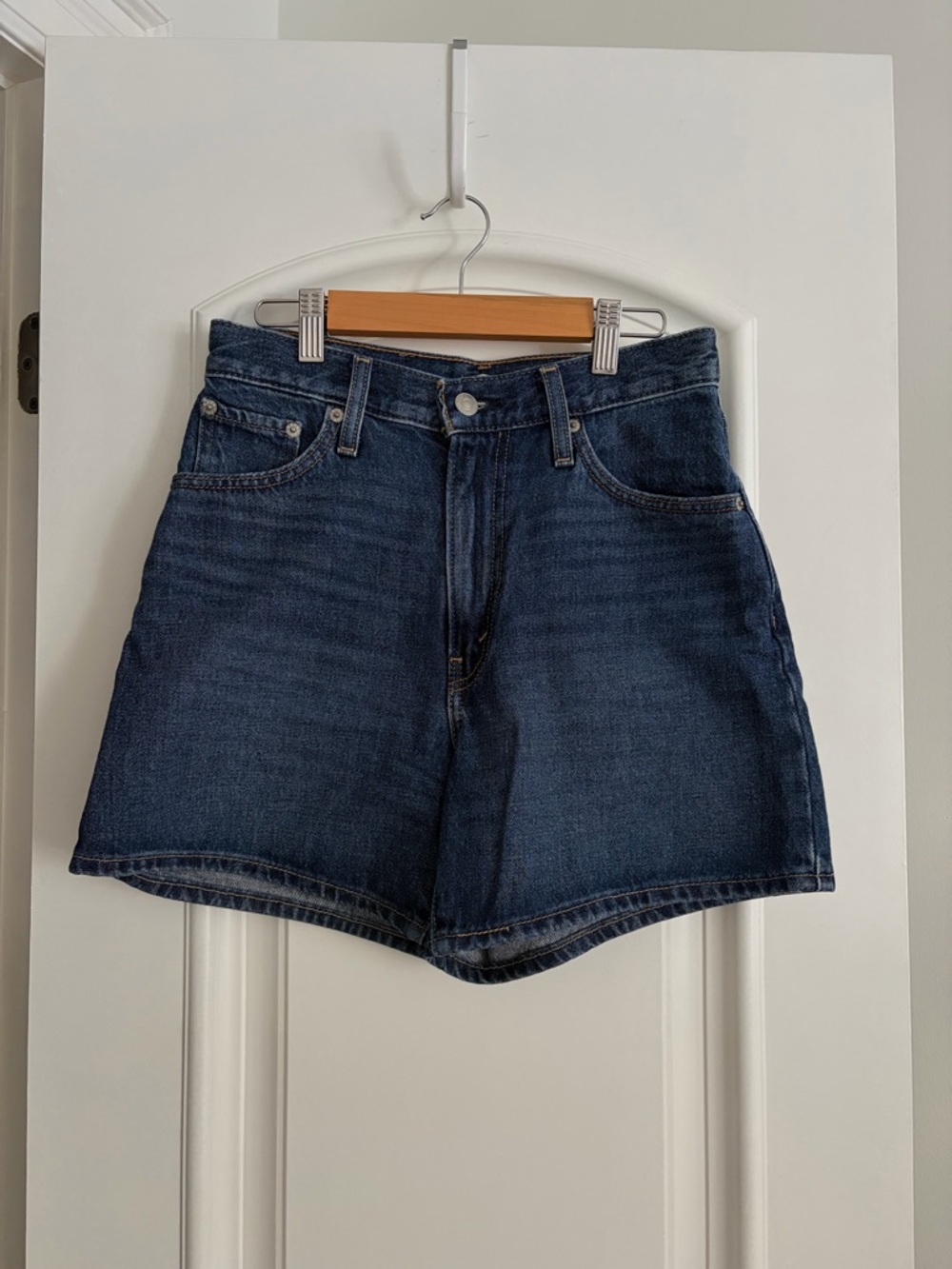 Levi’s Dark Blue Cinch Jean Shorts 25